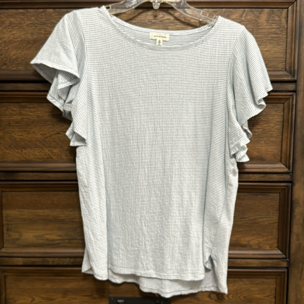 Max studio women’s flutter sleeve top